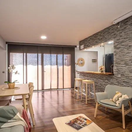 Daire Apartamento Con Espaciosa Terraza Y Vistas Al Mar