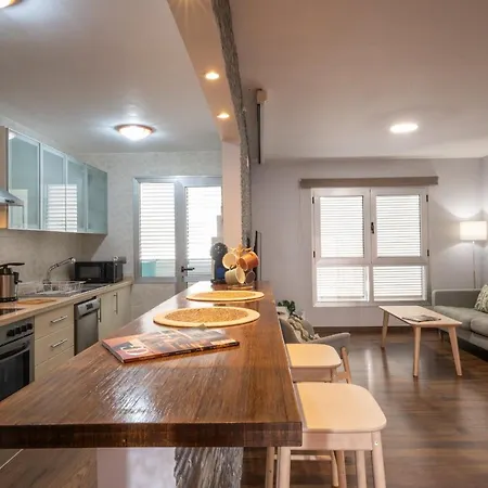 Daire Apartamento Con Espaciosa Terraza Y Vistas Al Mar *