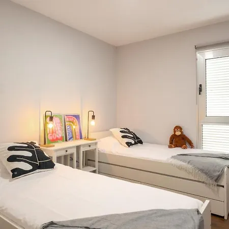 Daire Apartamento Con Espaciosa Terraza Y Vistas Al Mar